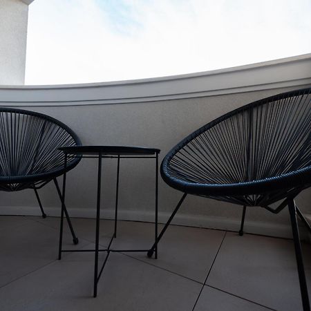 Novos Luxury Suites Бухарест Экстерьер фото